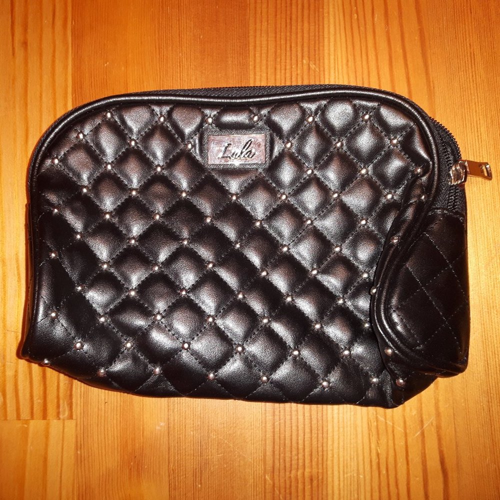 *Flash Sale half off lowerst price* Lula black vanity pouch